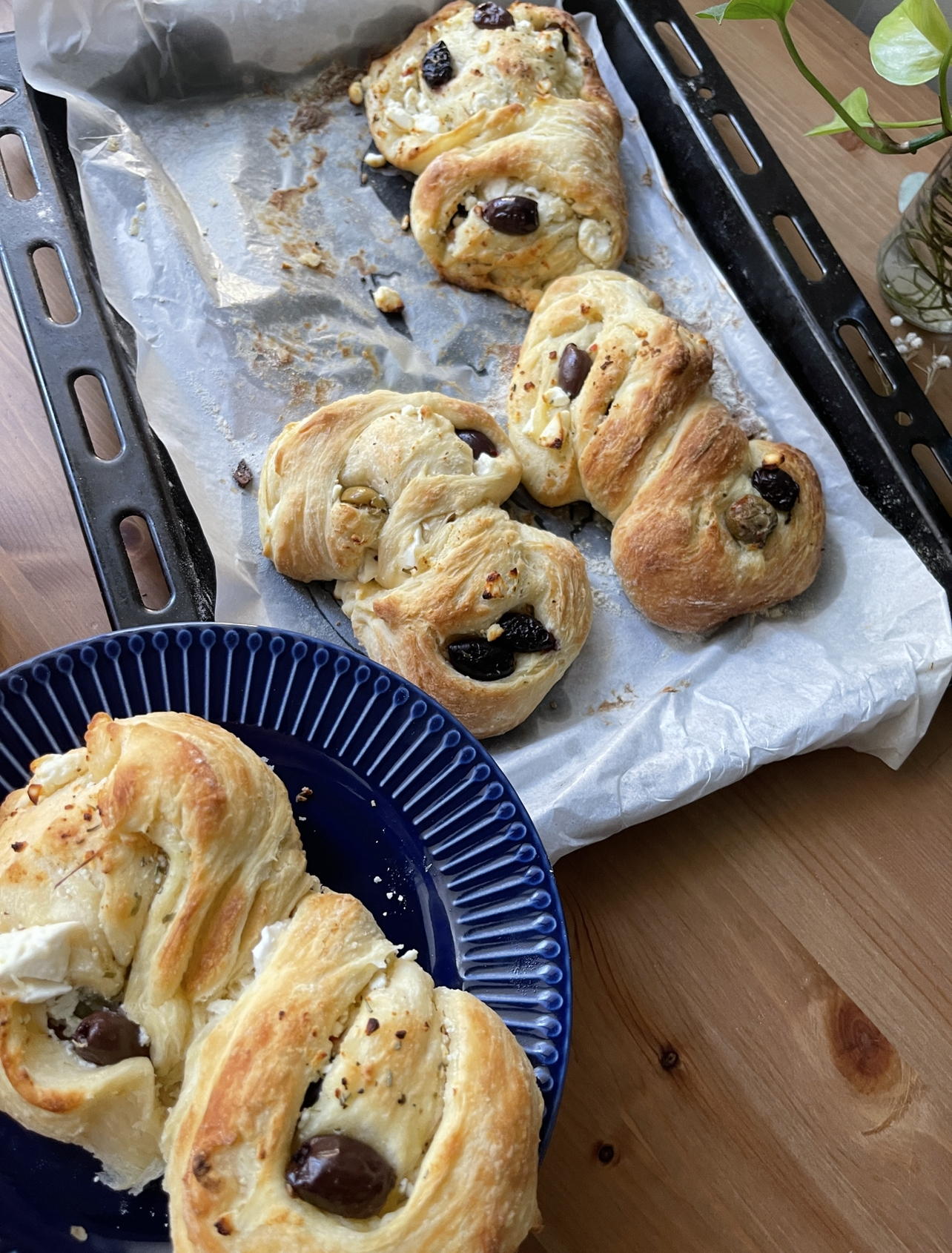 olive and fetta bread twist rolls