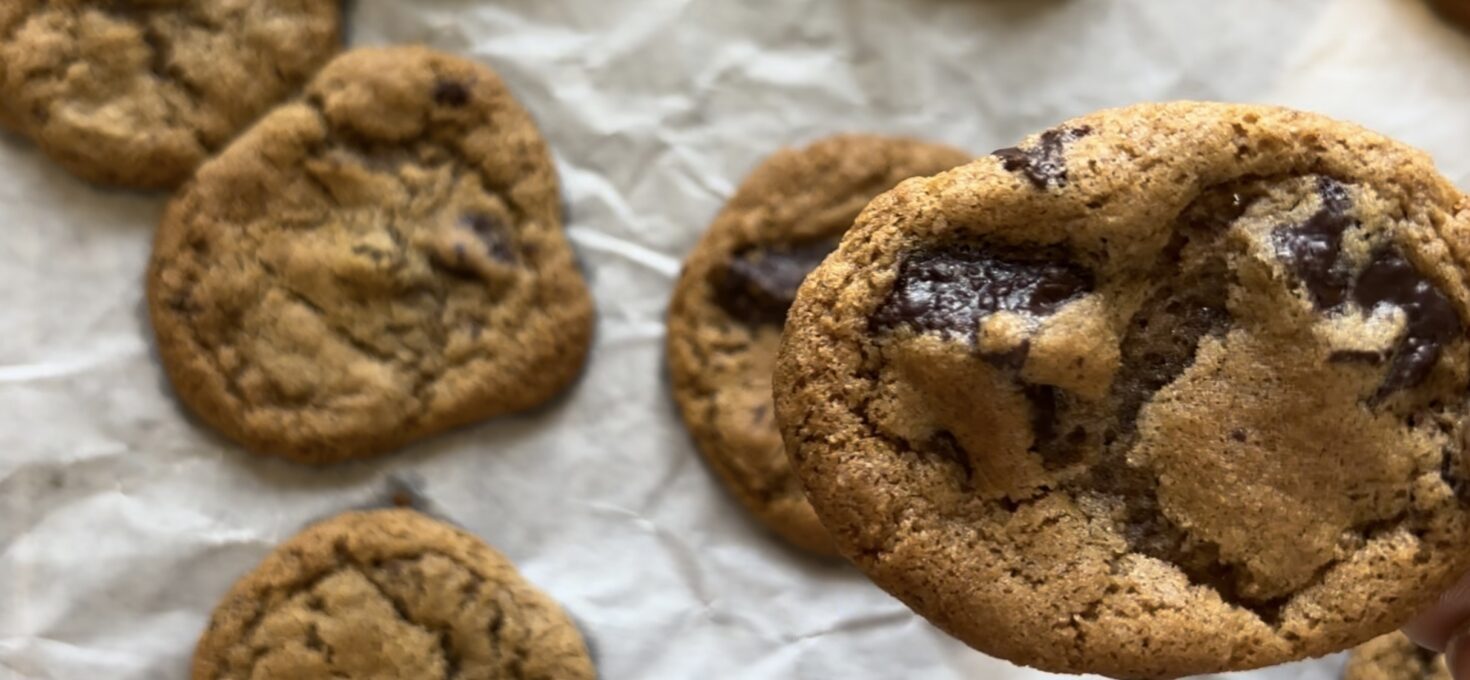 Gingerbread dark chocolate cookies
